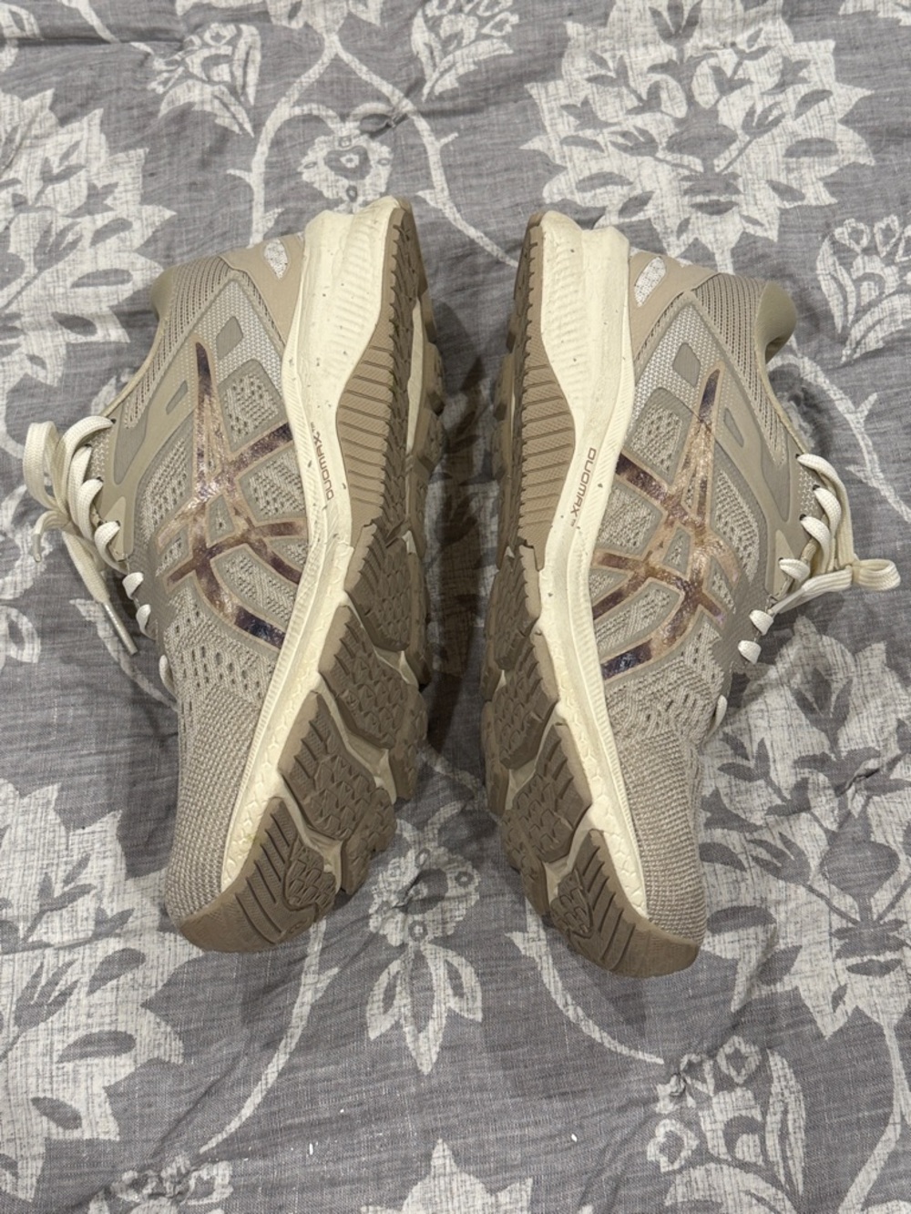 ASICS Neutral Running Shoes in Cream and Tan - Picture 4 of 7
